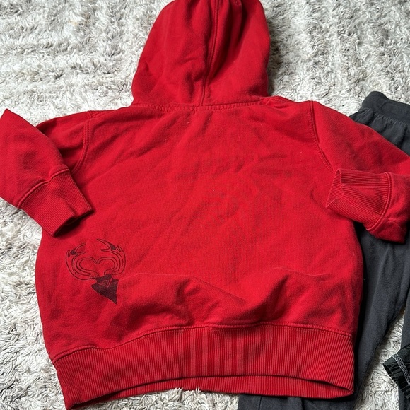 4T boys guess kids, black T-shirt, rabbit, bear hoodie, Old Navy sweats - Picture 6 of 13